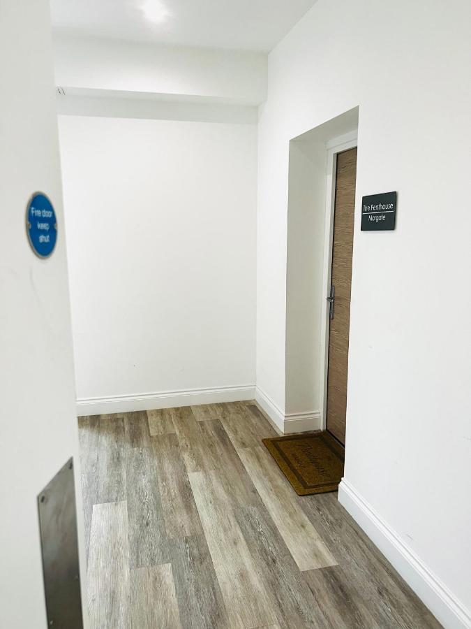 The Penthouse Margate, Balconies, Sea View, Gated Parking, Air Con! Apartment Exterior foto