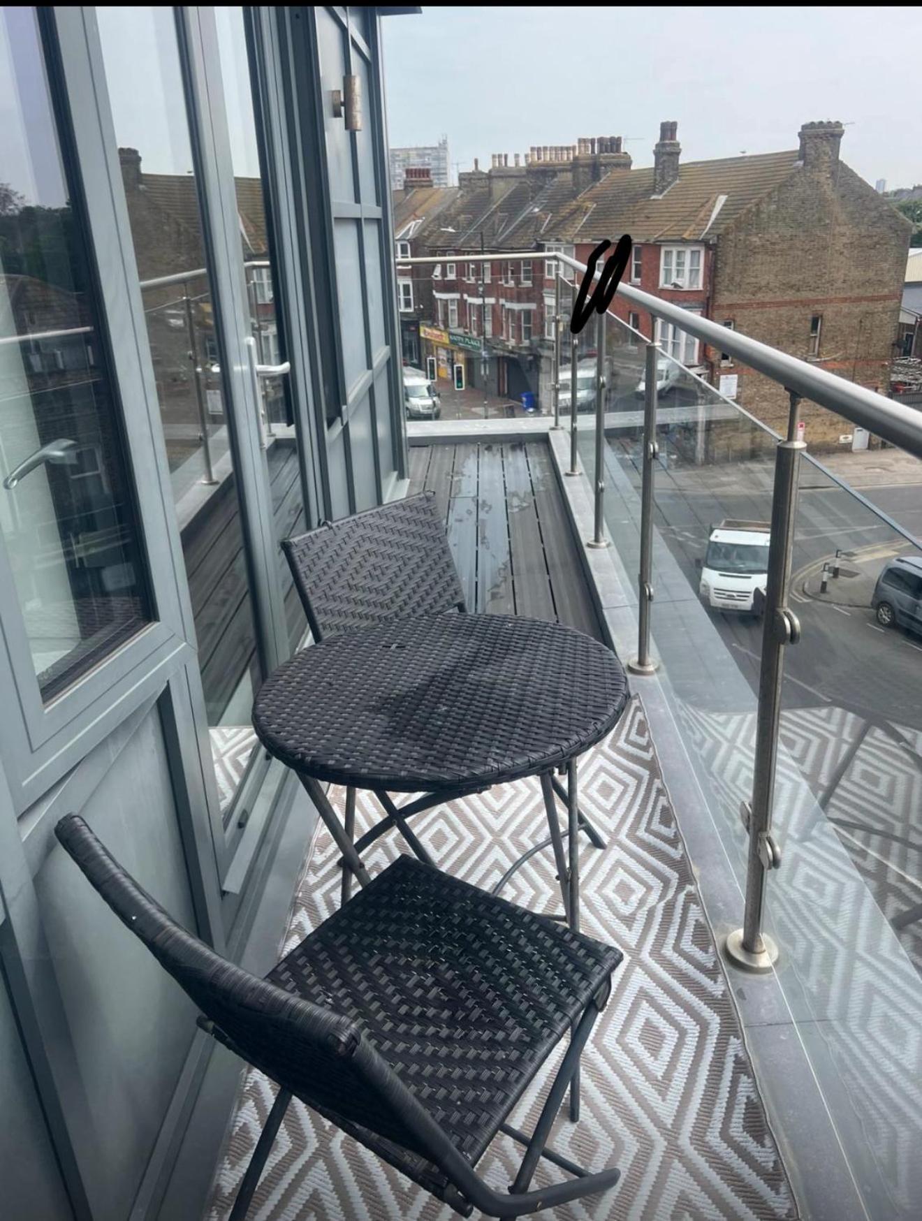 The Penthouse Margate, Balconies, Sea View, Gated Parking, Air Con! Apartment Exterior foto